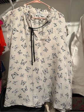 Sweet Rain Butterfly Print Tie-Neck Blouse - White/Black